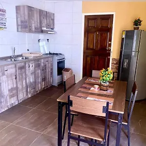 Apartamento Centrally Located, Private, 1 Bedroom Apartment.