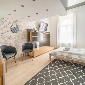 Apartman Susan Near Blaha Lujza Square