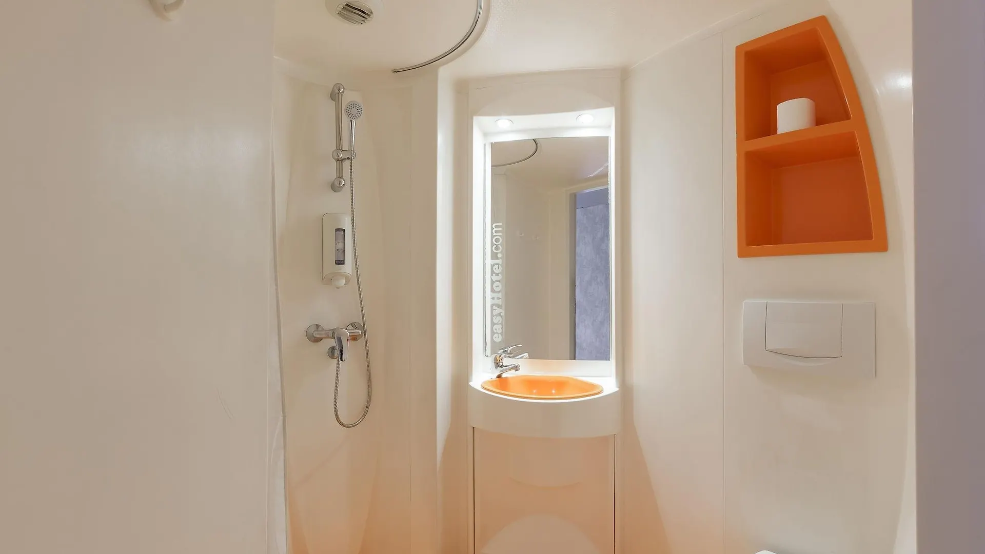 easyHotel Budapest Oktogon 3*,