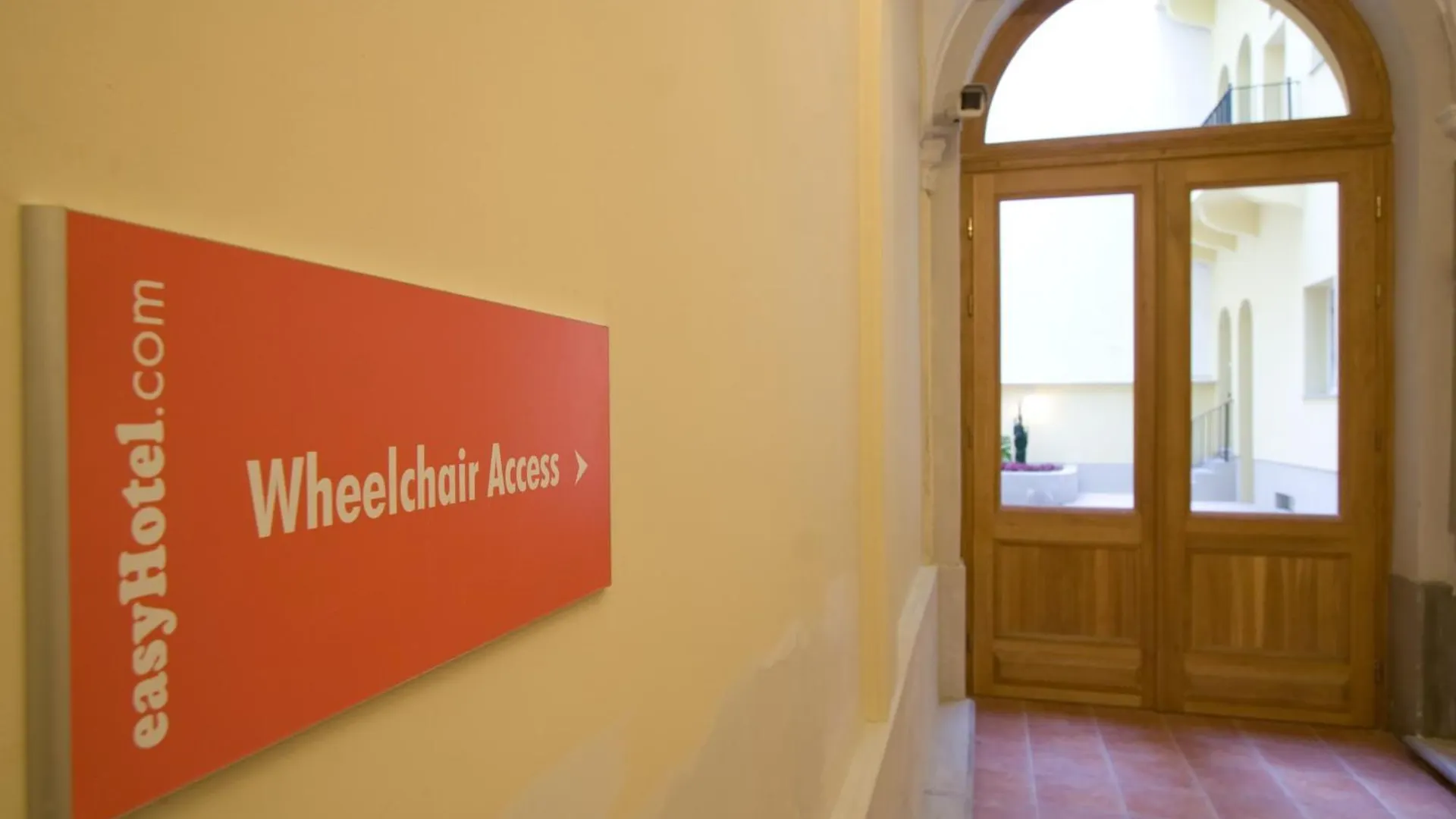 easyHotel Budapest Oktogon 3*,  Magyarország