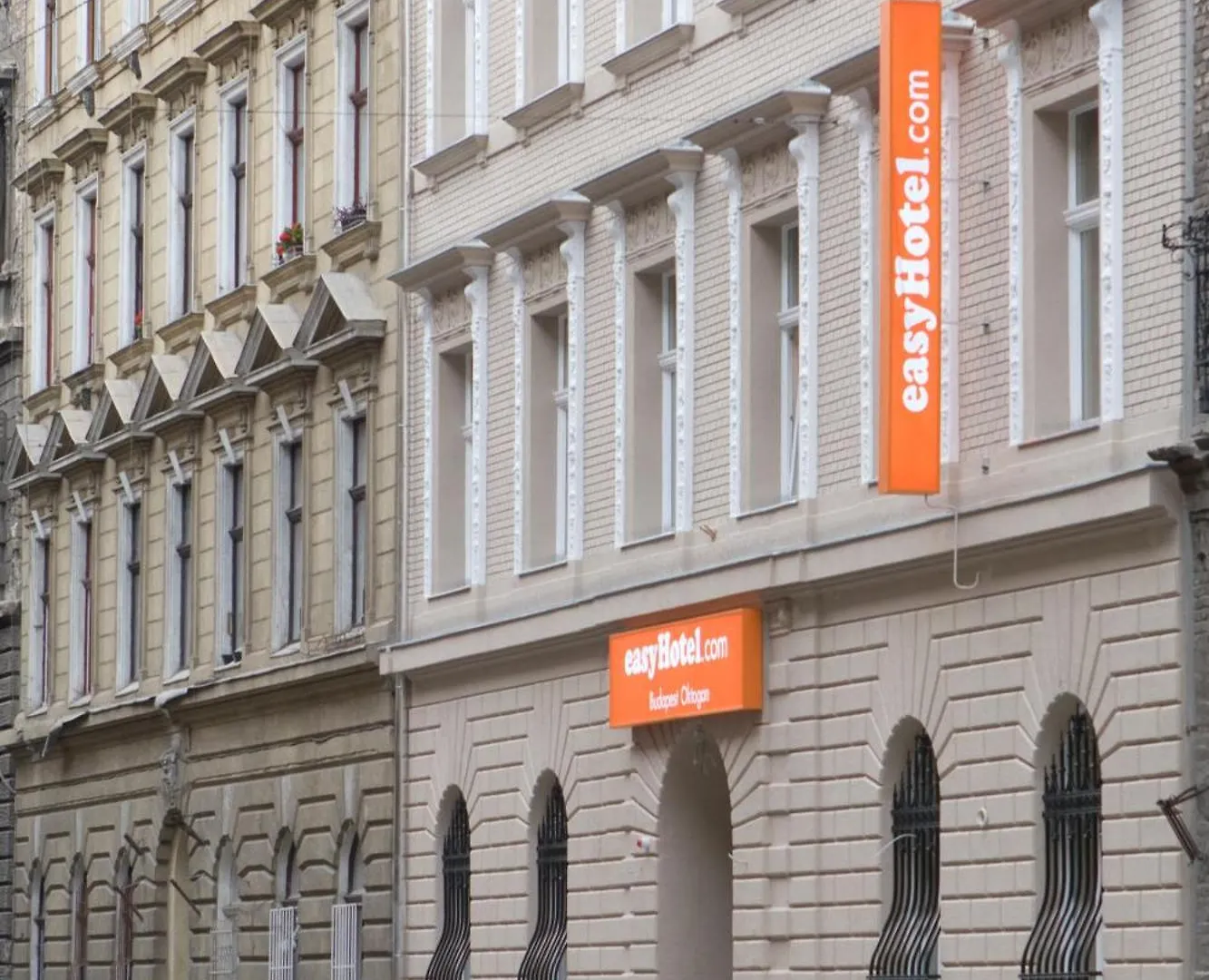 easyHotel Budapest Oktogon 3*,