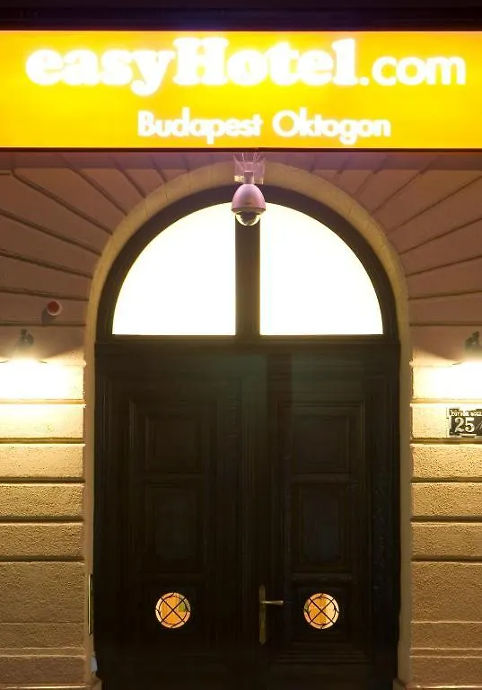 easyHotel Budapest Oktogon 3*,  Magyarország